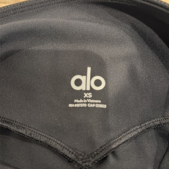 Alo Leggings.  In great condition to workout with. - Picture 3 of 3